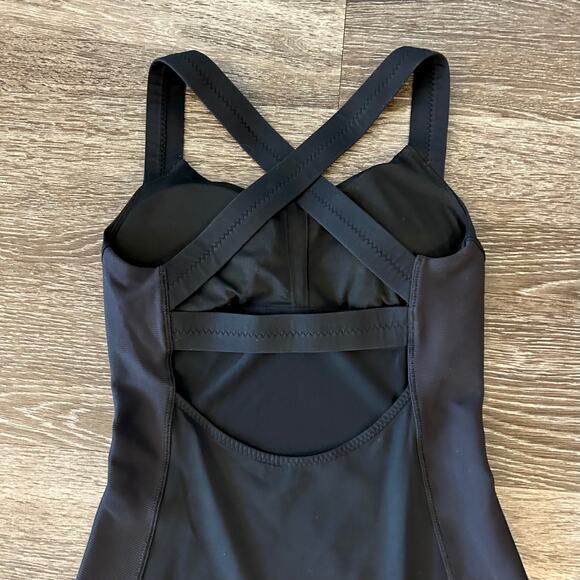 Lululemon Long Breath 2-In-1 Tank Black Criss Cross Size 4 Light Support B/C Cup - Picture 6 of 13